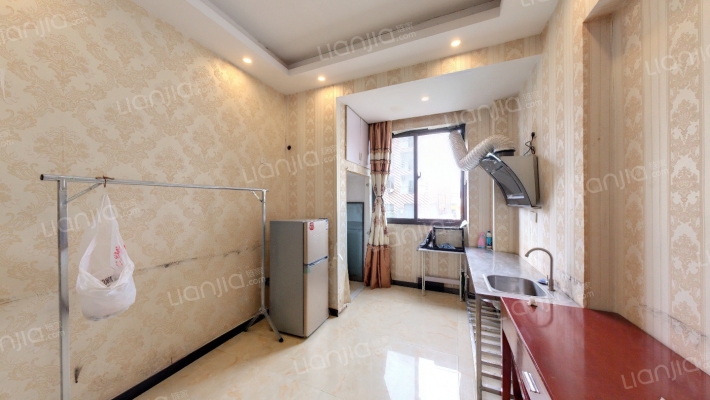 世纪新宸大厦二手房实景图