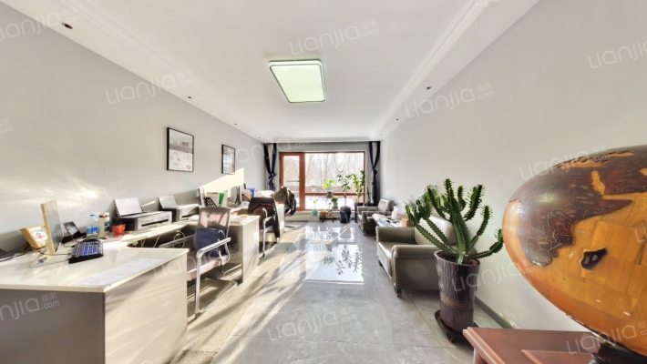 招商贝肯山六期B二手房实景图