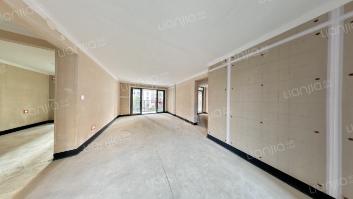 中海阅山府二手房实景图