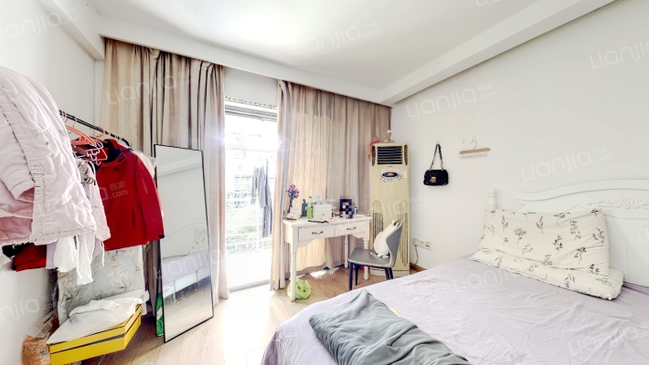 芭比伦堡二手房实景图