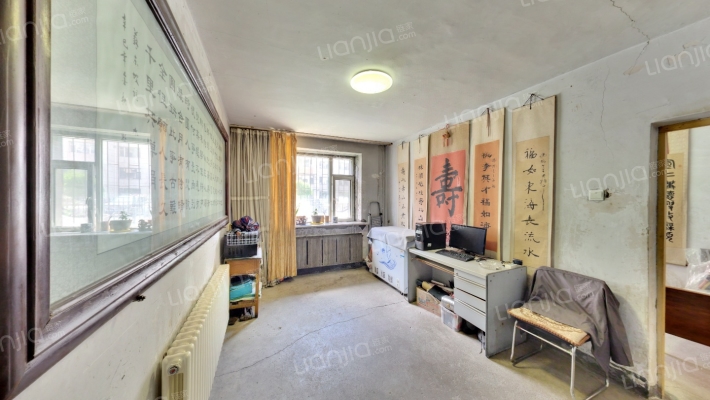 东岭南街教师楼二手房实景图