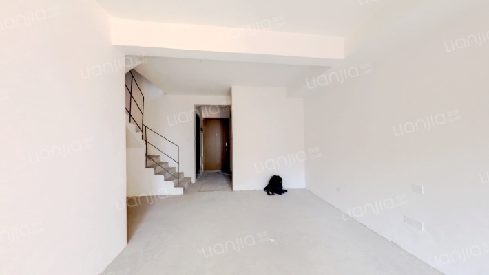 雅居乐融创三江府二手房实景图