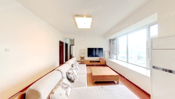 保利锦湖林语南区二手房实景图