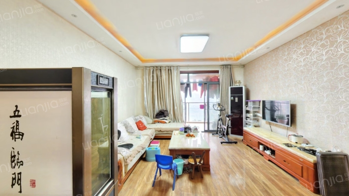 宝嘉江枫美岸小区二手房实景图