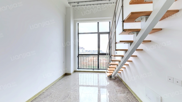 龙湖听蓝半岛二手房实景图