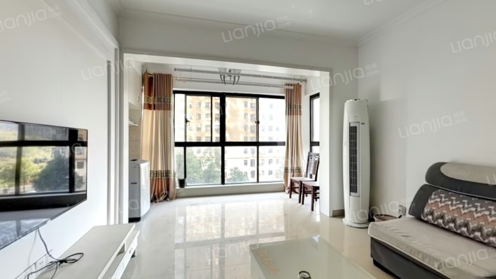 新輝華府二手房实景图