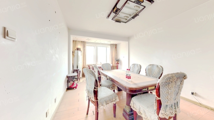 迎宾花苑东区二手房实景图