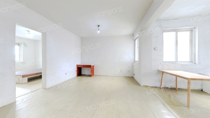 东郊新村虹景苑二手房实景图