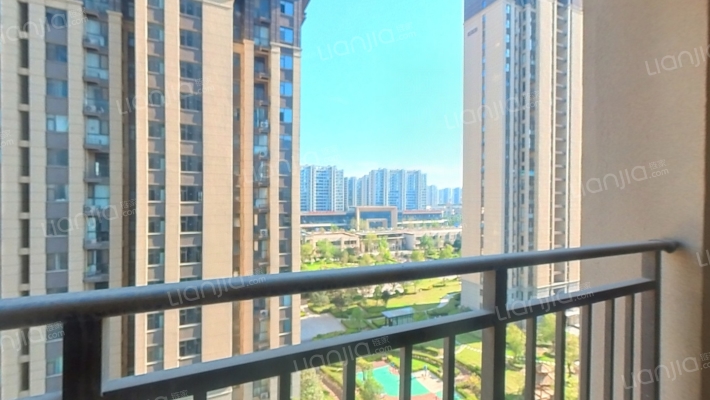 绿地紫台二手房实景图