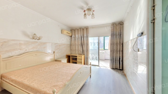 银菊路二手房实景图