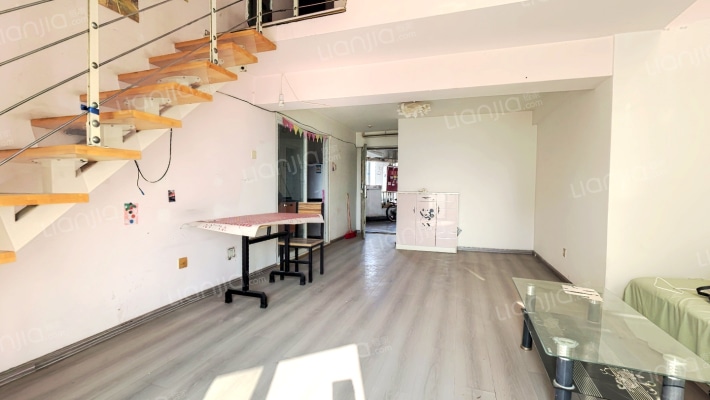 BOBO公寓二手房实景图