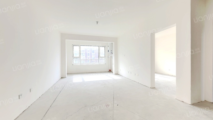 天一镜台山三期曼莎二手房实景图