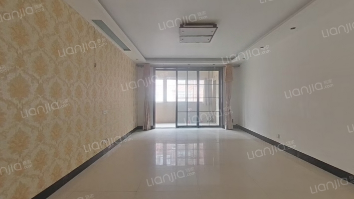 春光金世纪小区二手房实景图