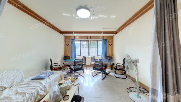 贵乌南路133号二手房实景图