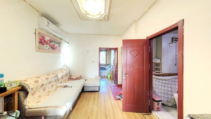 世纪路东段二手房实景图