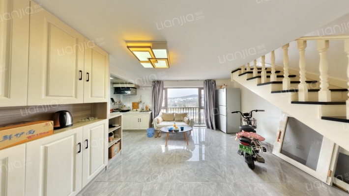 新城璞樾和山二手房实景图