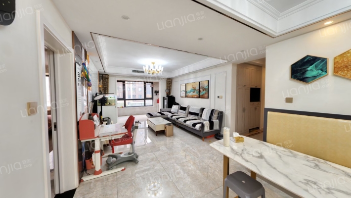 绿地梵顿公馆二手房实景图