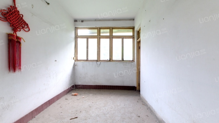 西山坪家属院二手房实景图