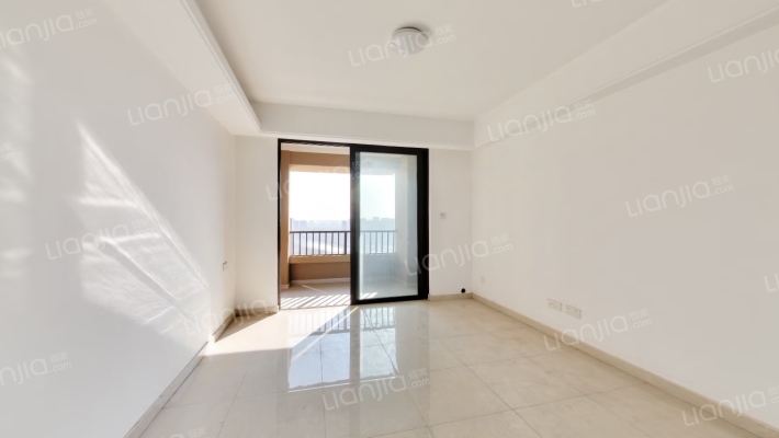 华地翡翠蓝湾三期朗园二手房实景图