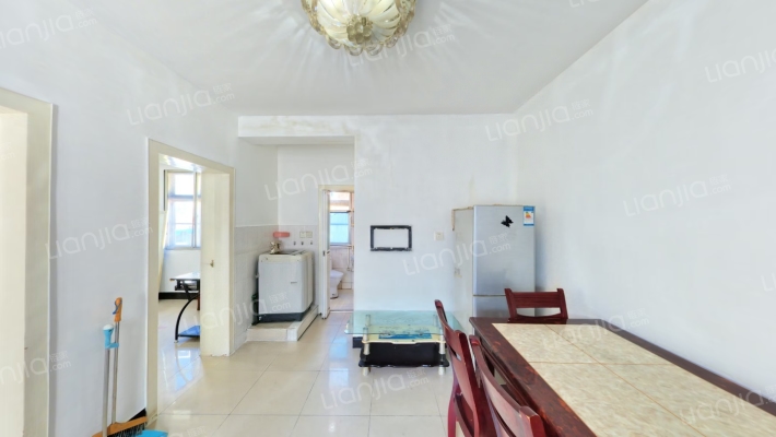 南阳路215号二手房实景图