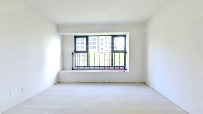 此房南北通透，户型方正，明厨明卫楼栋位置好.-客厅