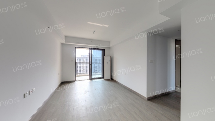 揽湾玖筑二手房实景图