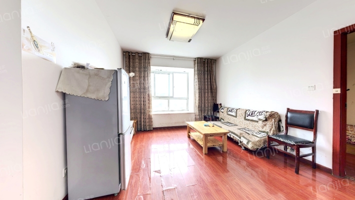 爱德华庭一期二手房实景图