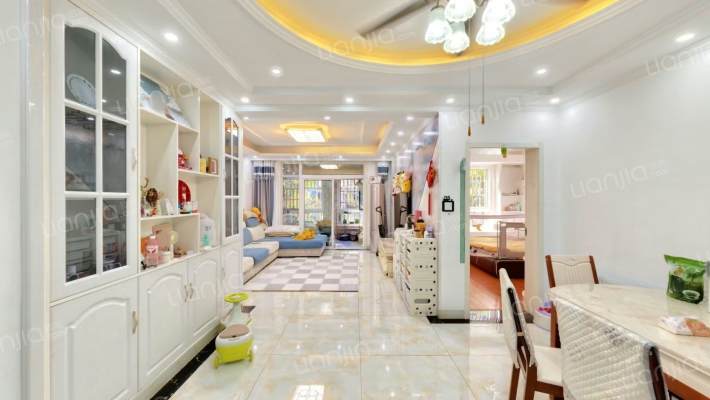 文一名门皇马C区二手房实景图