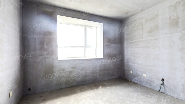 联合七号院，房本满二，前后无遮挡，毛坯随意装-客厅