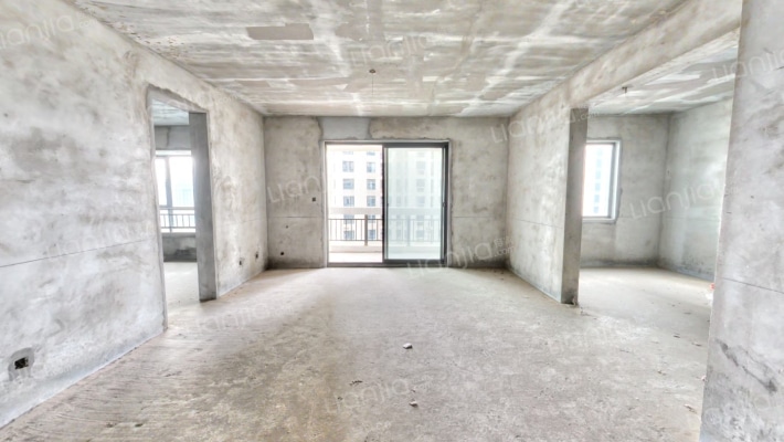 凯旋尊邸二手房实景图