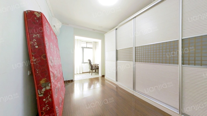 银松路104到114号二手房实景图