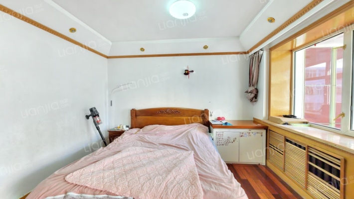 新曲线小区二手房实景图