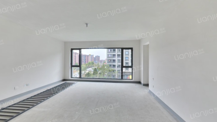 绿城晓月晴川二手房实景图