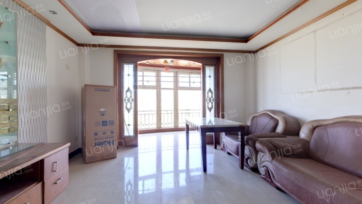 沿湖小区二手房实景图