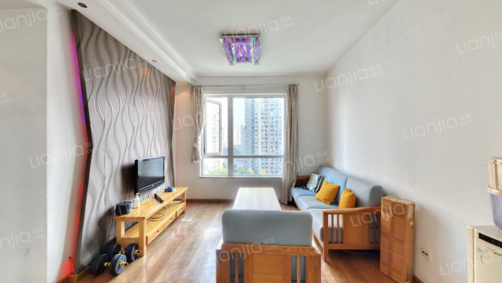 鹏润蓝海C区二手房实景图