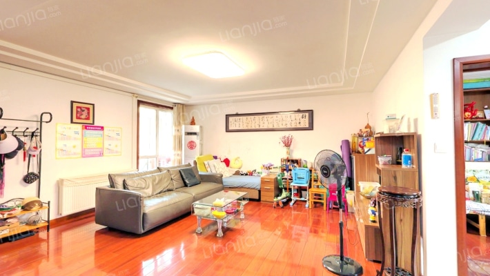 朗晴名居二手房实景图