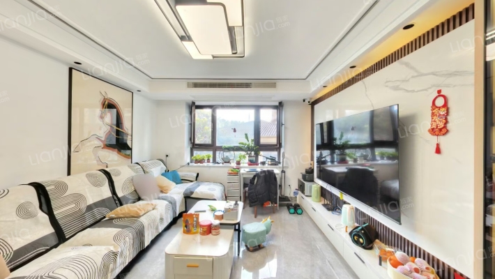 观源河畔二手房实景图