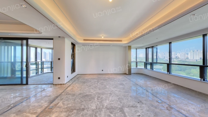 香港置地衿湖翠林云峯二期二手房实景图