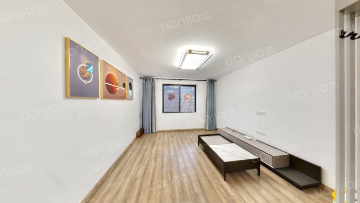 先生的山C区二手房实景图