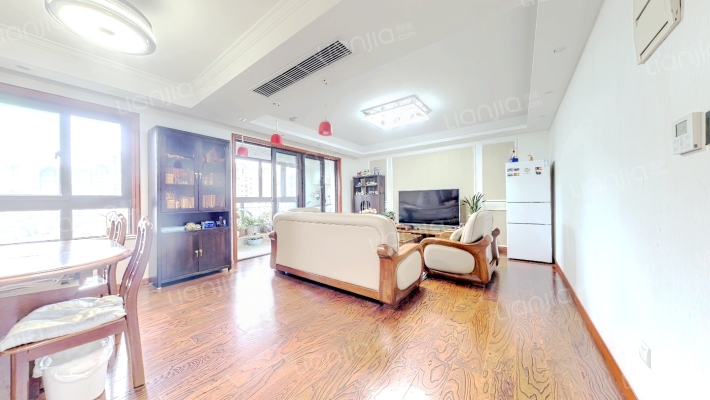 万盛金邸二手房实景图