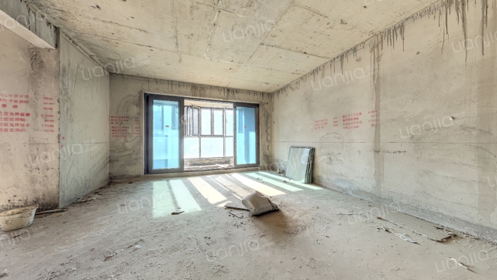 纯水岸东湖天樾二期二手房实景图