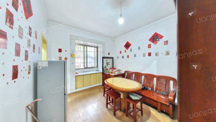 中南大学湘雅二医院文艺村宿舍区二手房实景图