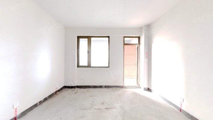 荣御府二手房实景图