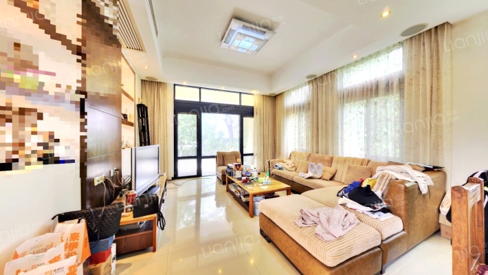 银涛高尔夫别墅二手房实景图