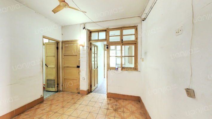 龙腰干休所宿舍二手房实景图