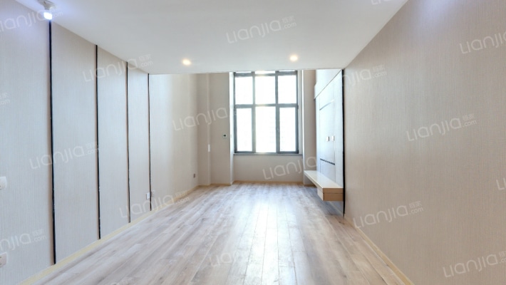 鲁商蓝岸公馆二手房实景图