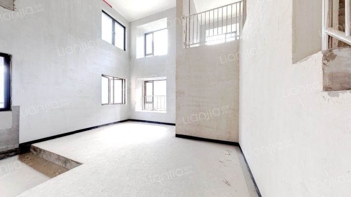 建发央著二手房实景图