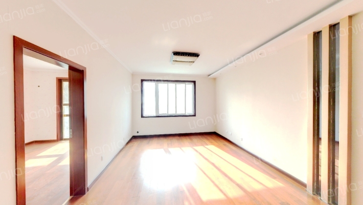 亿龙金河湾二手房实景图