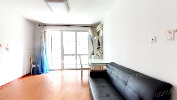 此房满二，看房方便，有装修，无尾款-客厅