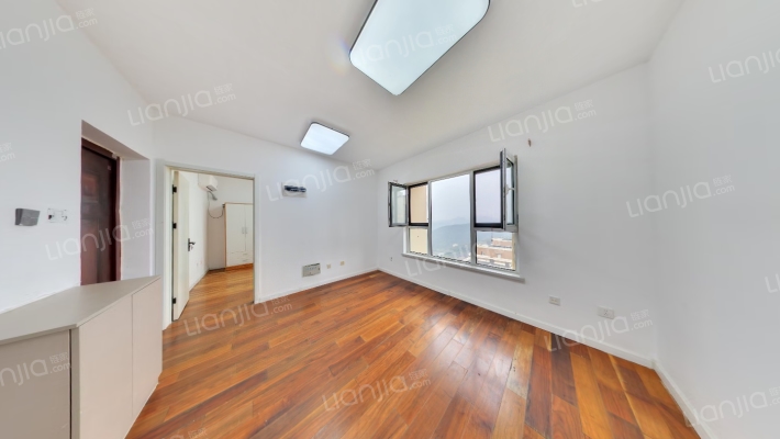 中铁诺德滨海花园C区二手房实景图